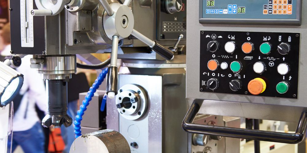 How to use a Conventional Milling Machine - STANDARD Machine Tools