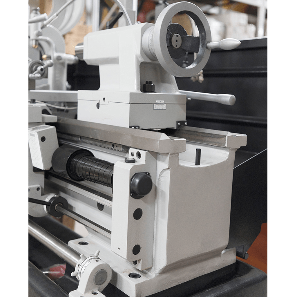Close-up image of a cylindrical metal workpiece mounted on a T-460x1000 lathe, ready for precision machining and turning processes.