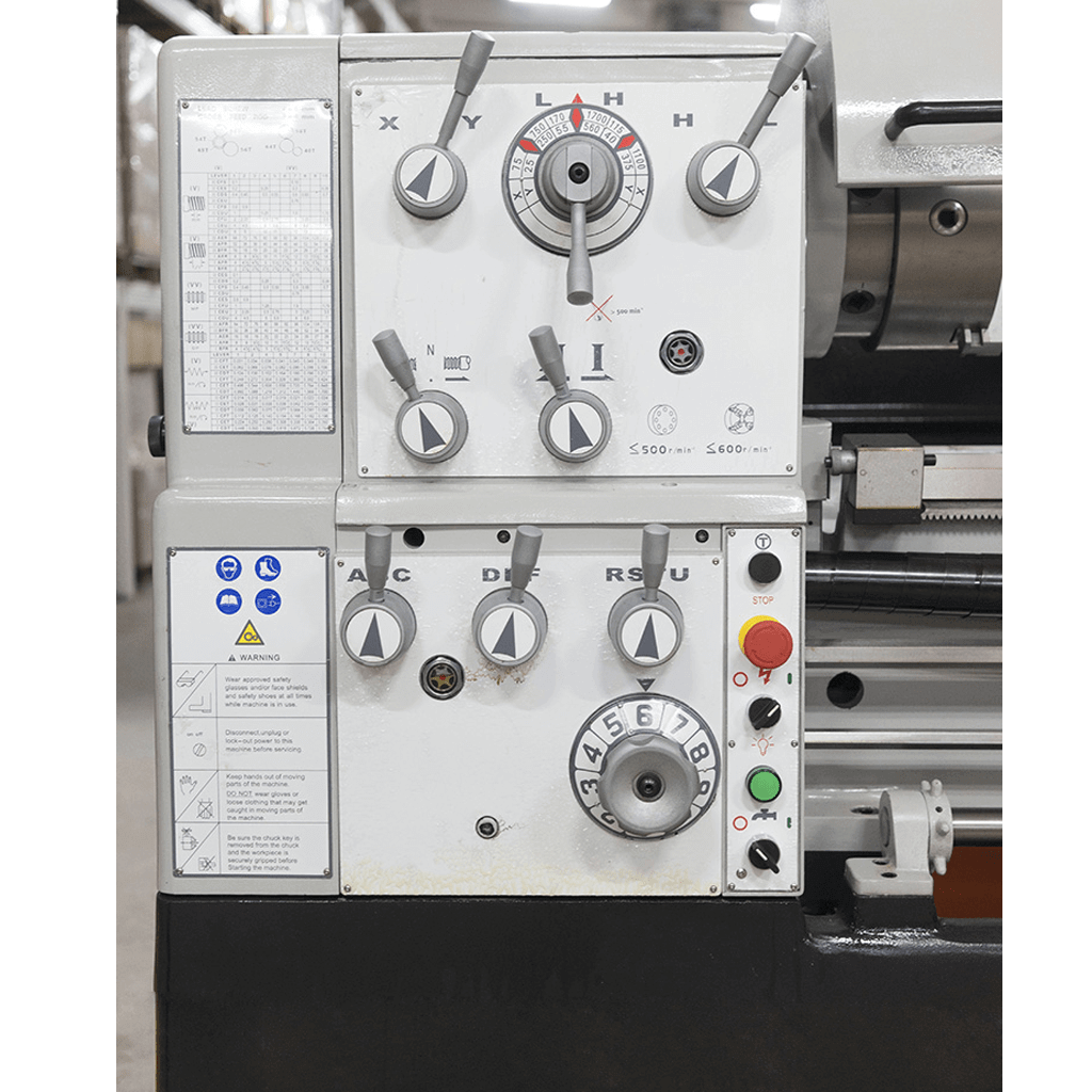 Close-up image of the gear mechanism on a T-460x1000 lathe, demonstrating the essential components responsible for controlling the machine&#39;s precision movement and cutting operations.